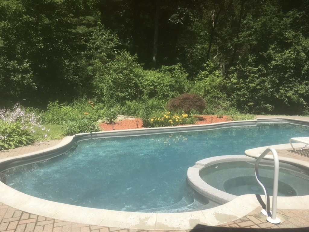 4 Old Stagecoach Rd