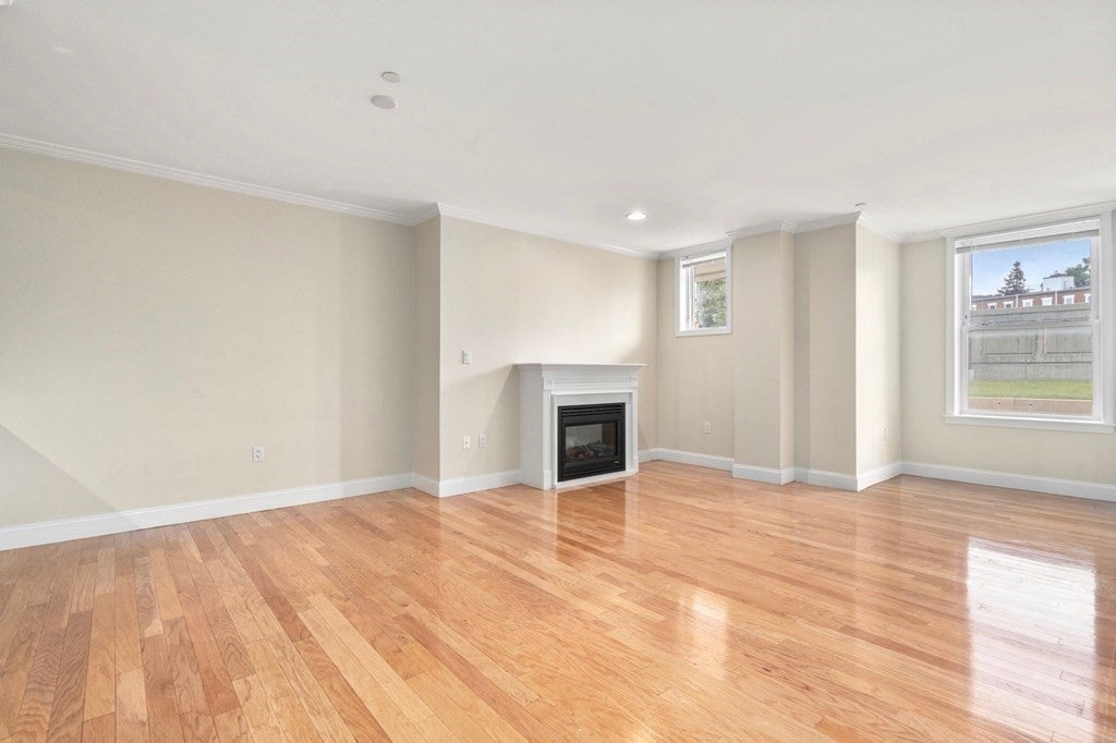 73 Chelsea St #104, Boston, MA Photo #2