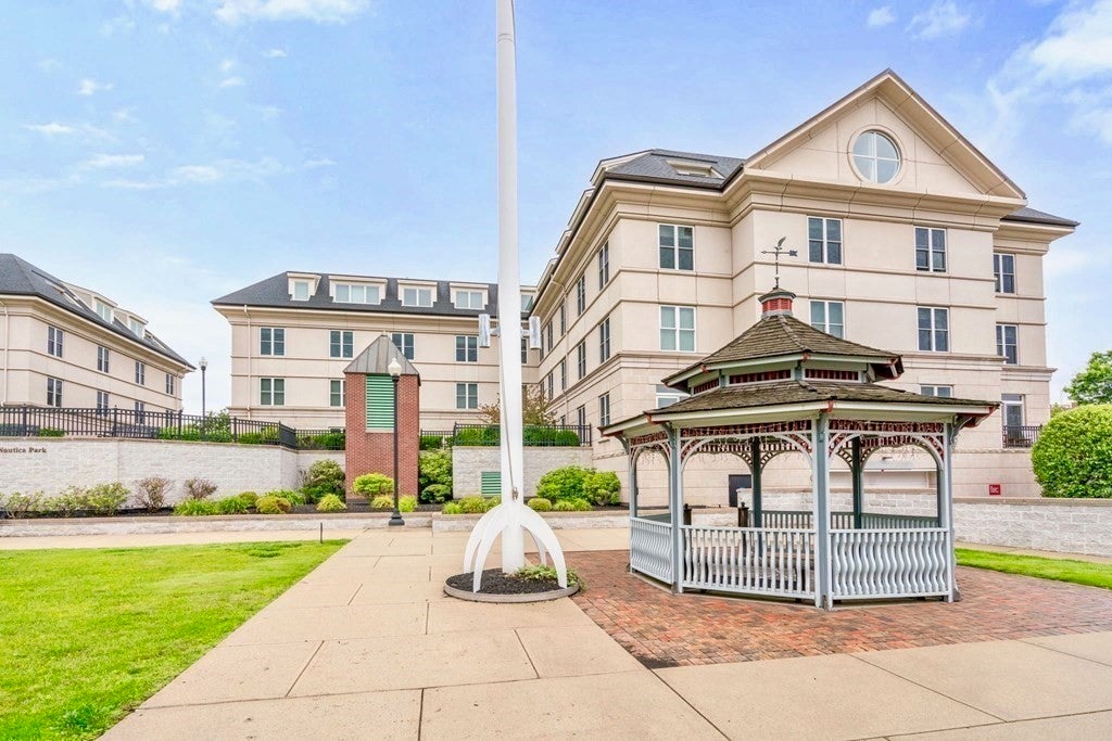 73 Chelsea St #104, Boston, MA Photo #1