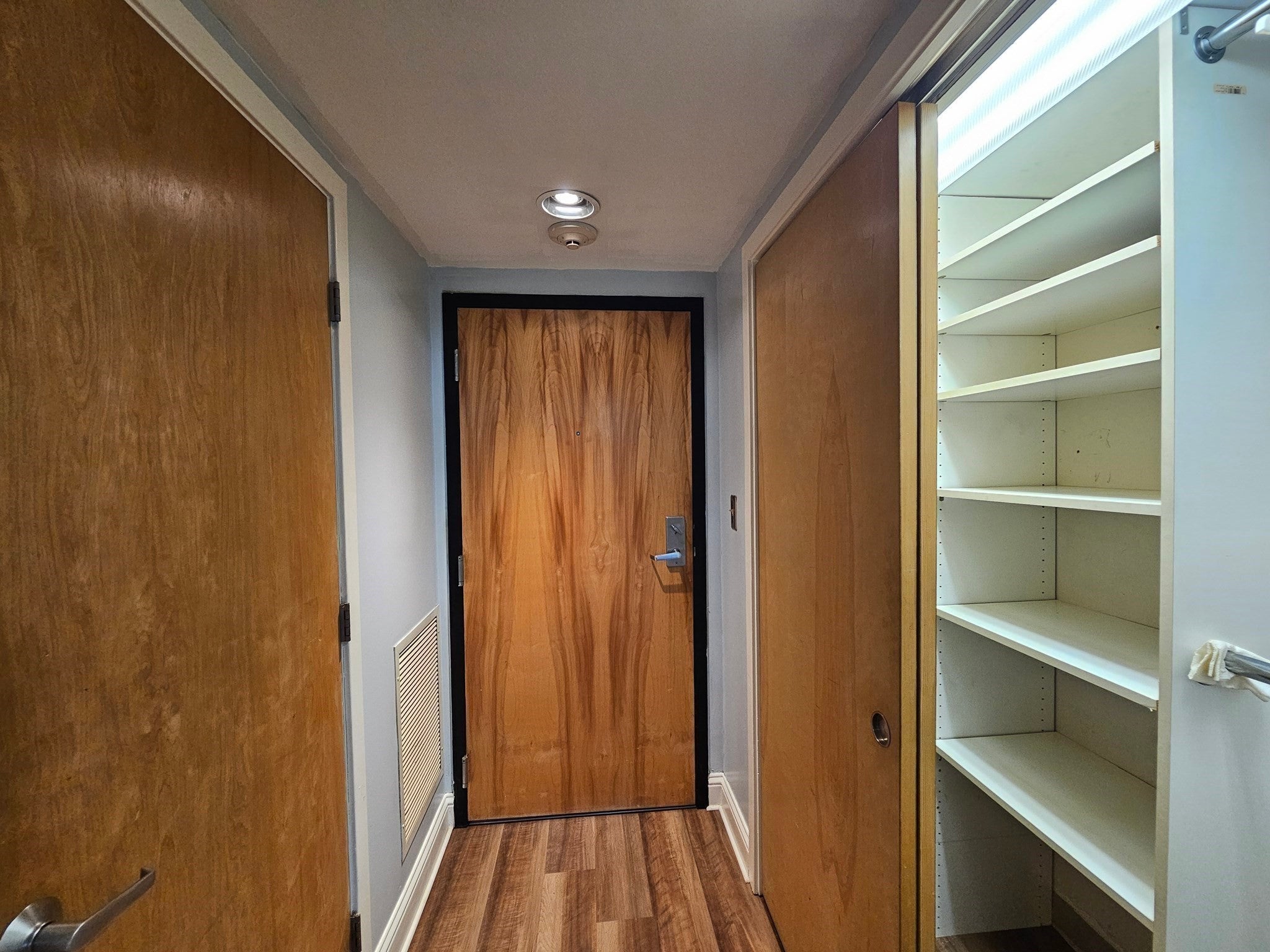 147 Centre 208