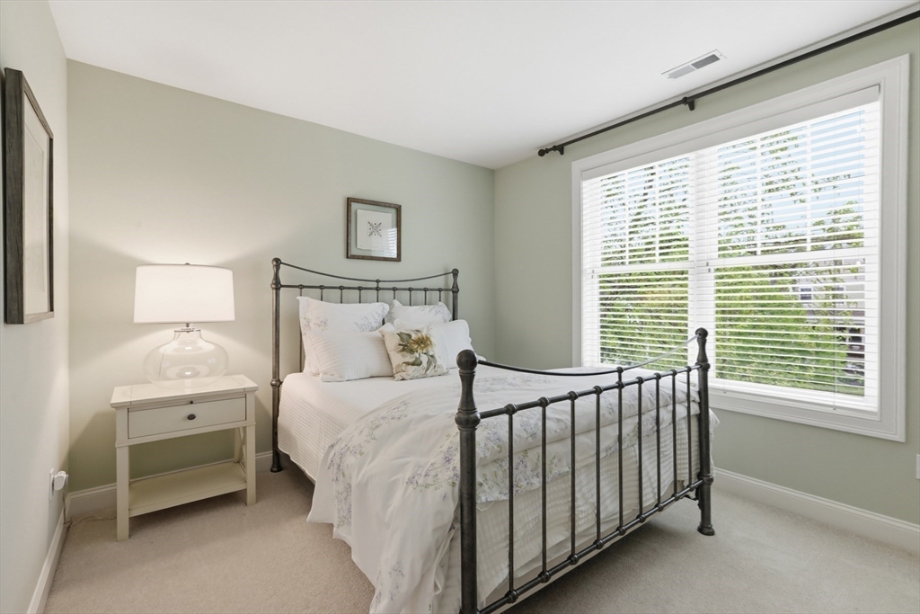 47 Winship Dr, Stoneham, MA Photo #35