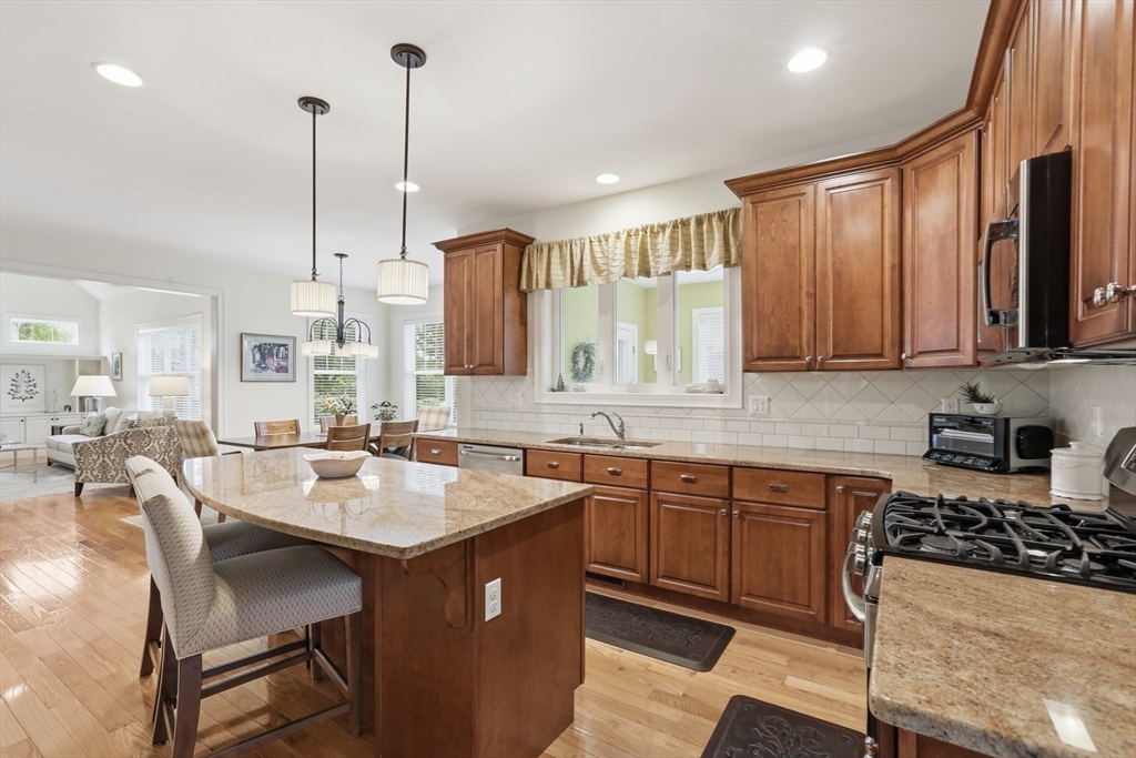 47 Winship Dr, Stoneham, MA Photo #14