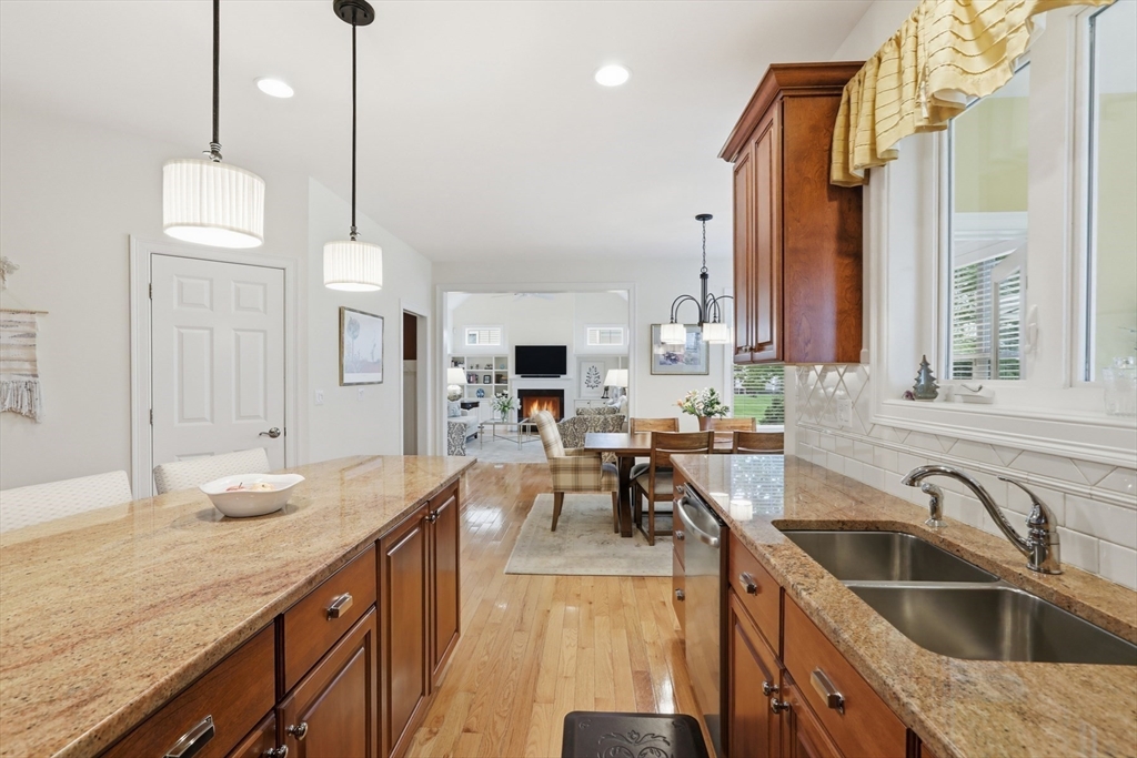 47 Winship Dr, Stoneham, MA Photo #17
