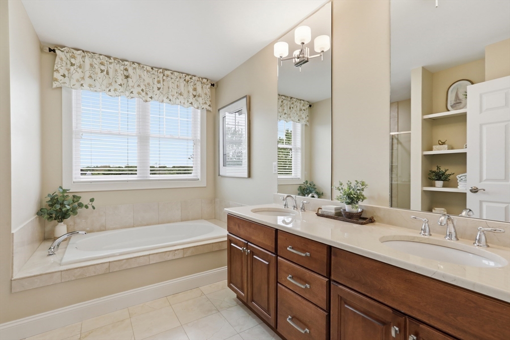 47 Winship Dr, Stoneham, MA Photo #32