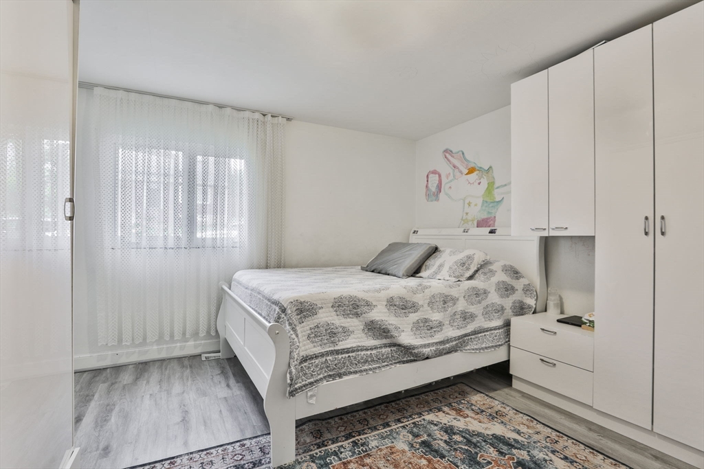 35 Linden Ter