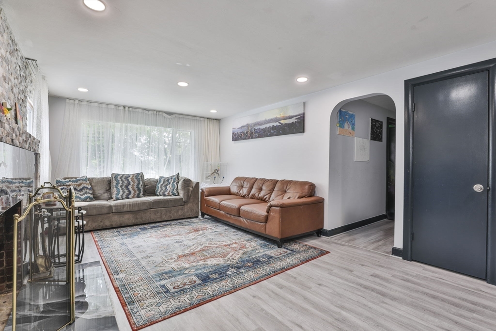 35 Linden Ter