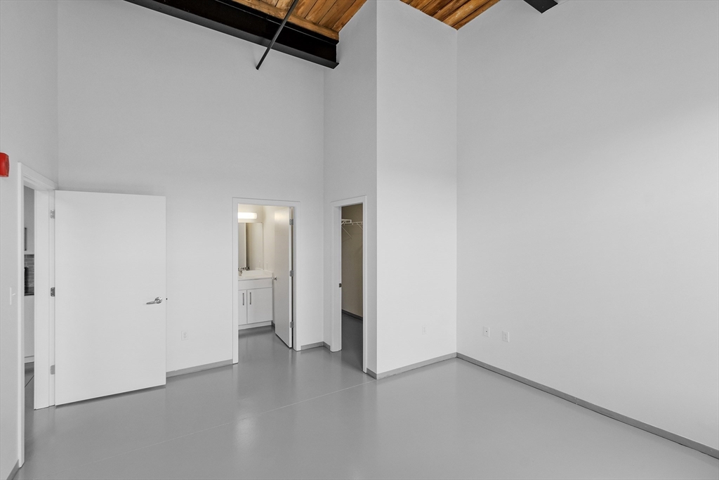 160 Water St #203, Williamstown, MA Photo #7