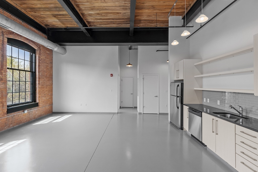 160 Water St #203, Williamstown, MA Photo #5