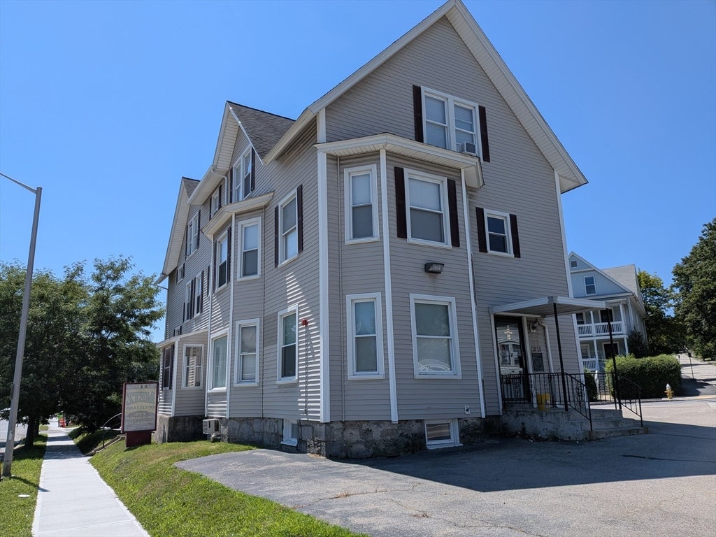 Photo of 188 Park Ave Aka 127 Institute Rd, Worcester, MA