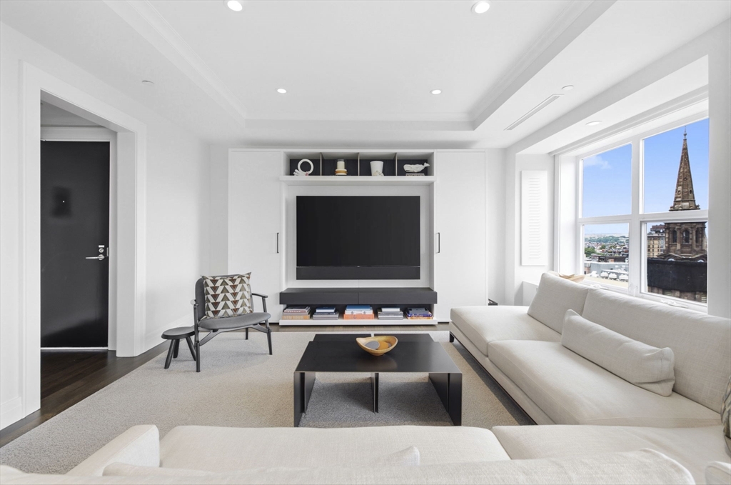 300 Boylston St 1202
