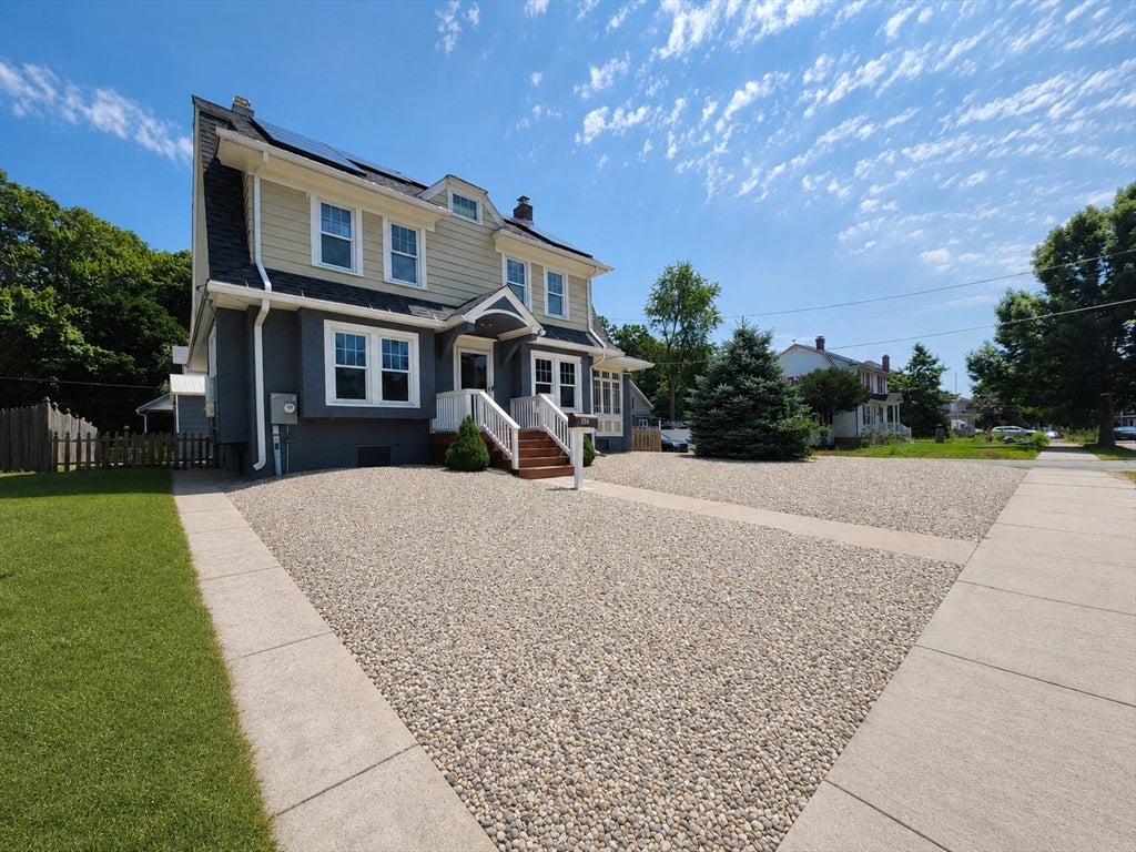 Photo of 147 Belvidere St, Springfield, MA