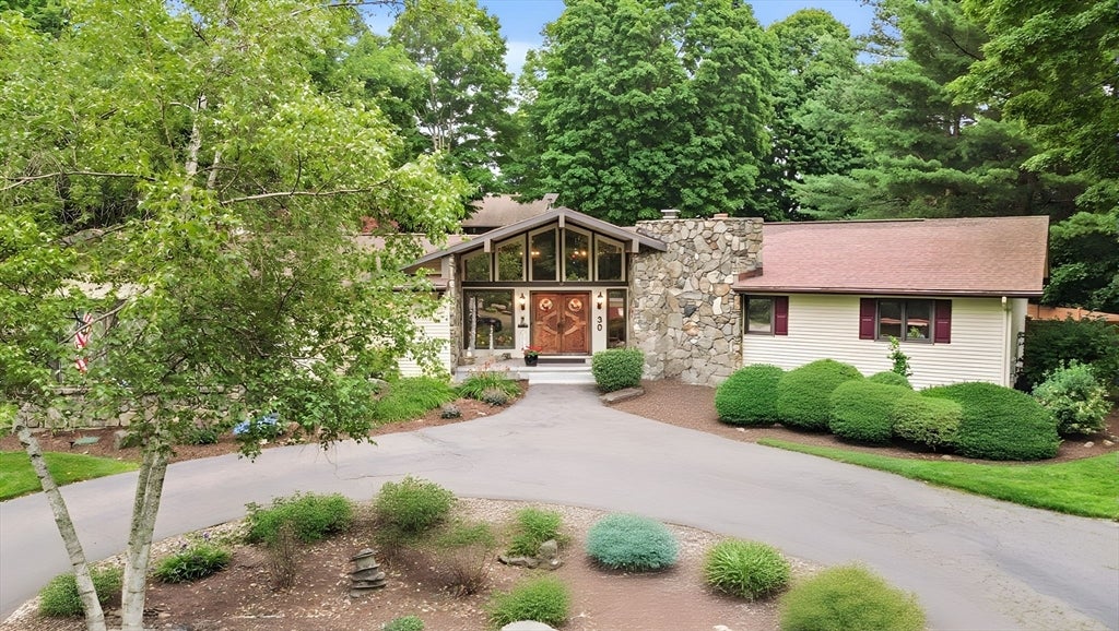 30 Dicsal Ln