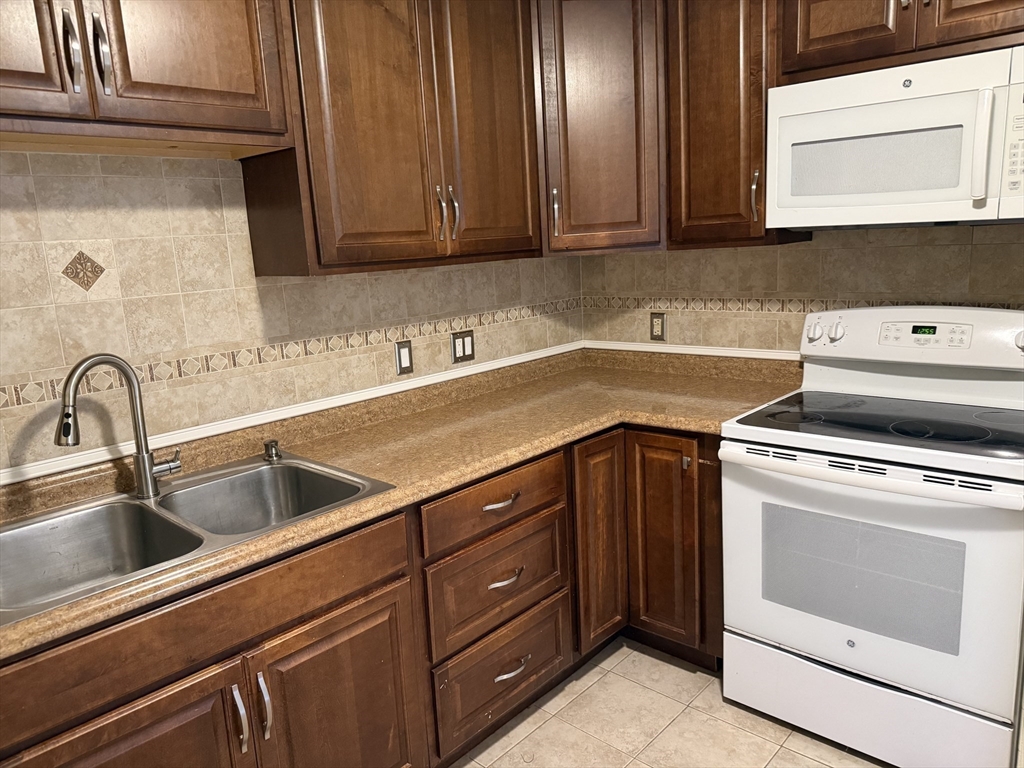 176 Maple Ave 3-25
