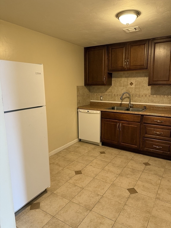 176 Maple Ave 3-25