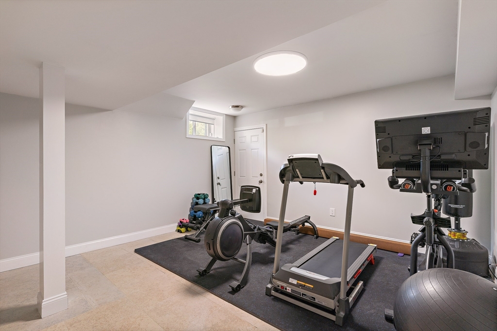 465 Washington St, Winchester, MA Photo #24