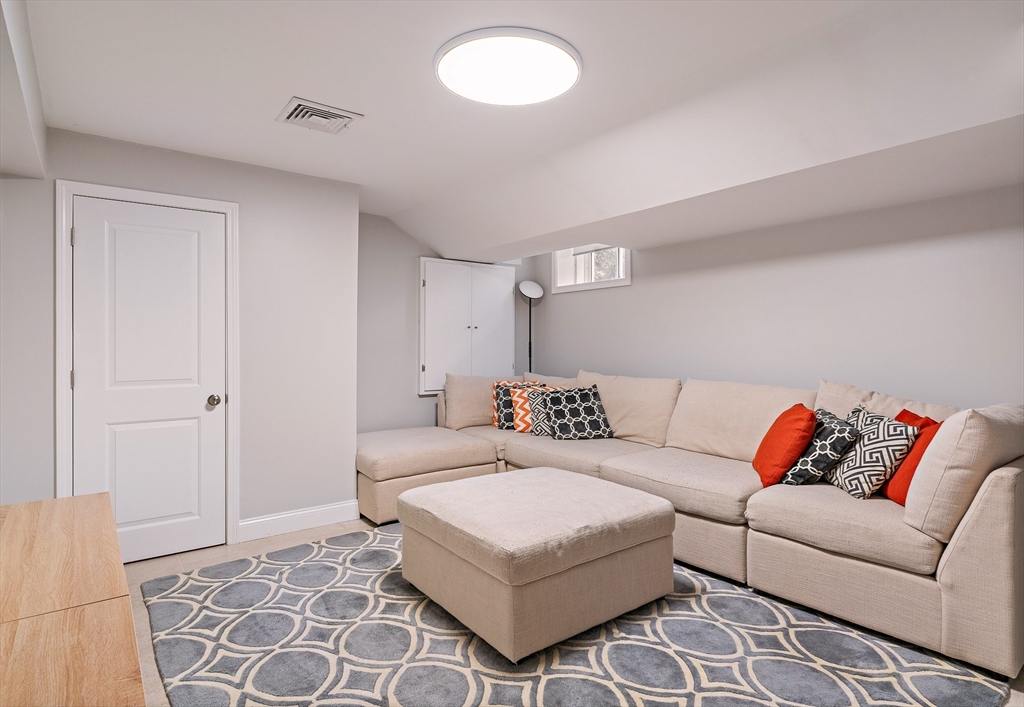 465 Washington St, Winchester, MA Photo #23