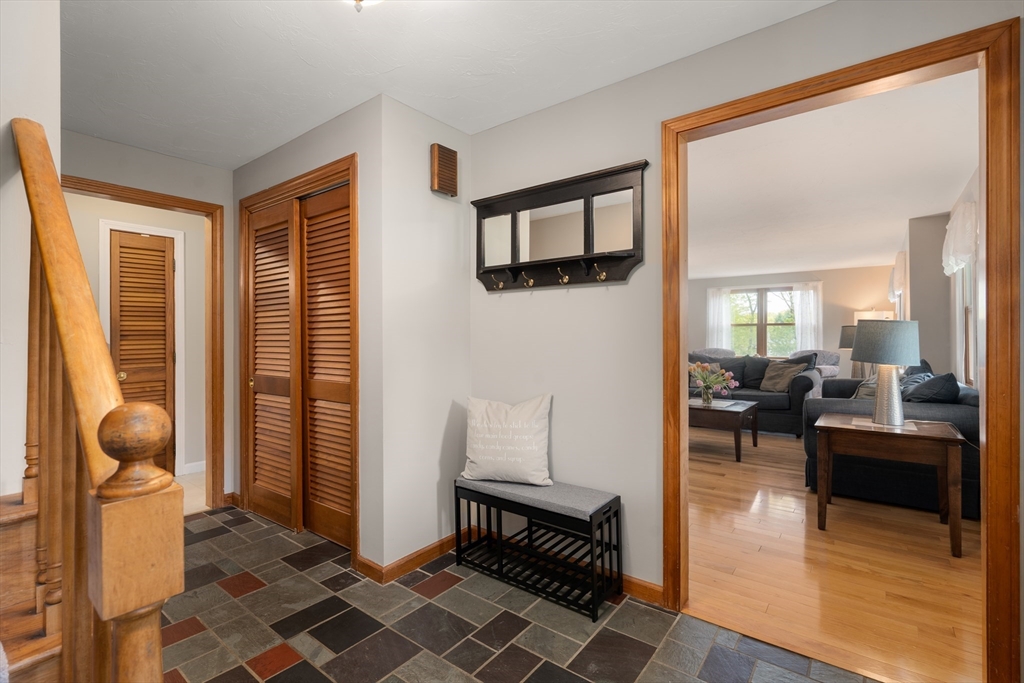 5 Fort Apache Dr, Franklin, MA Photo #6