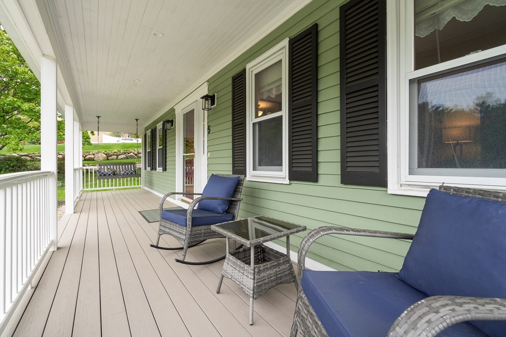 5 Fort Apache Dr, Franklin, MA Photo #4