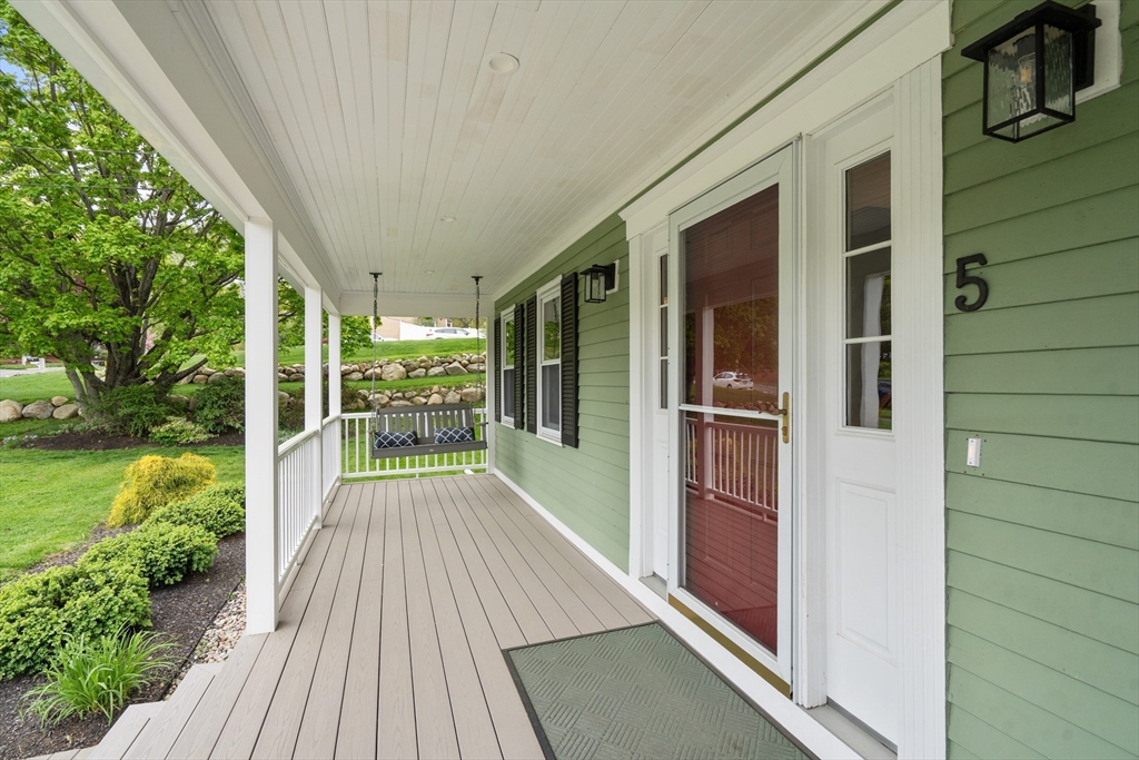 5 Fort Apache Dr, Franklin, MA Photo #3