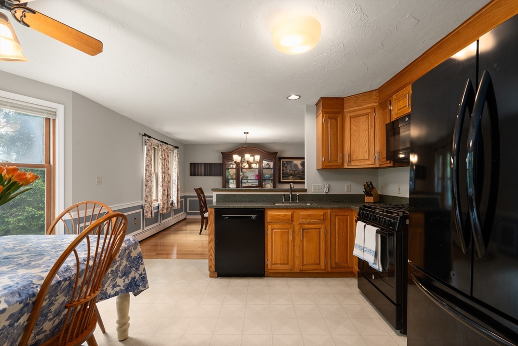 5 Fort Apache Dr, Franklin, MA Photo #9