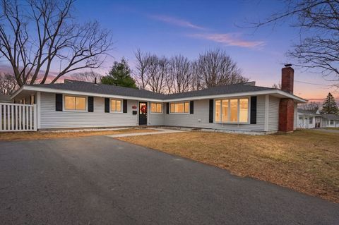 Photo of 11 Pontiac Rd, Peabody, MA 01960 (MLS # 73492770)