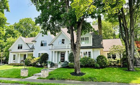 15 Essex Rd Wellesley MA 02481