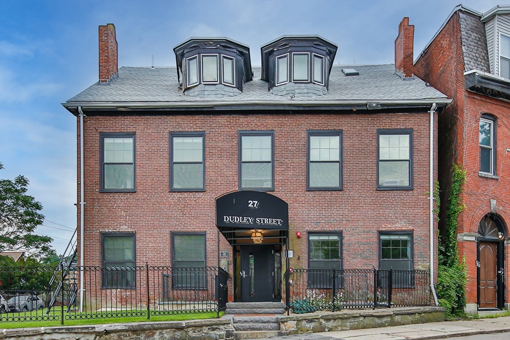 27 Dudley St