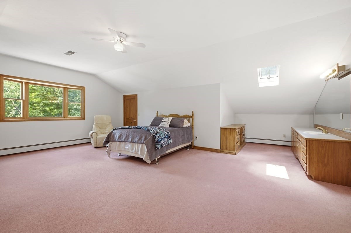 3 Windsor Dr, Foxboro, MA, 02035, USA, 6 Bedrooms Bedrooms, ,5 BathroomsBathrooms,Residential,Active,3 Windsor Dr,73537968