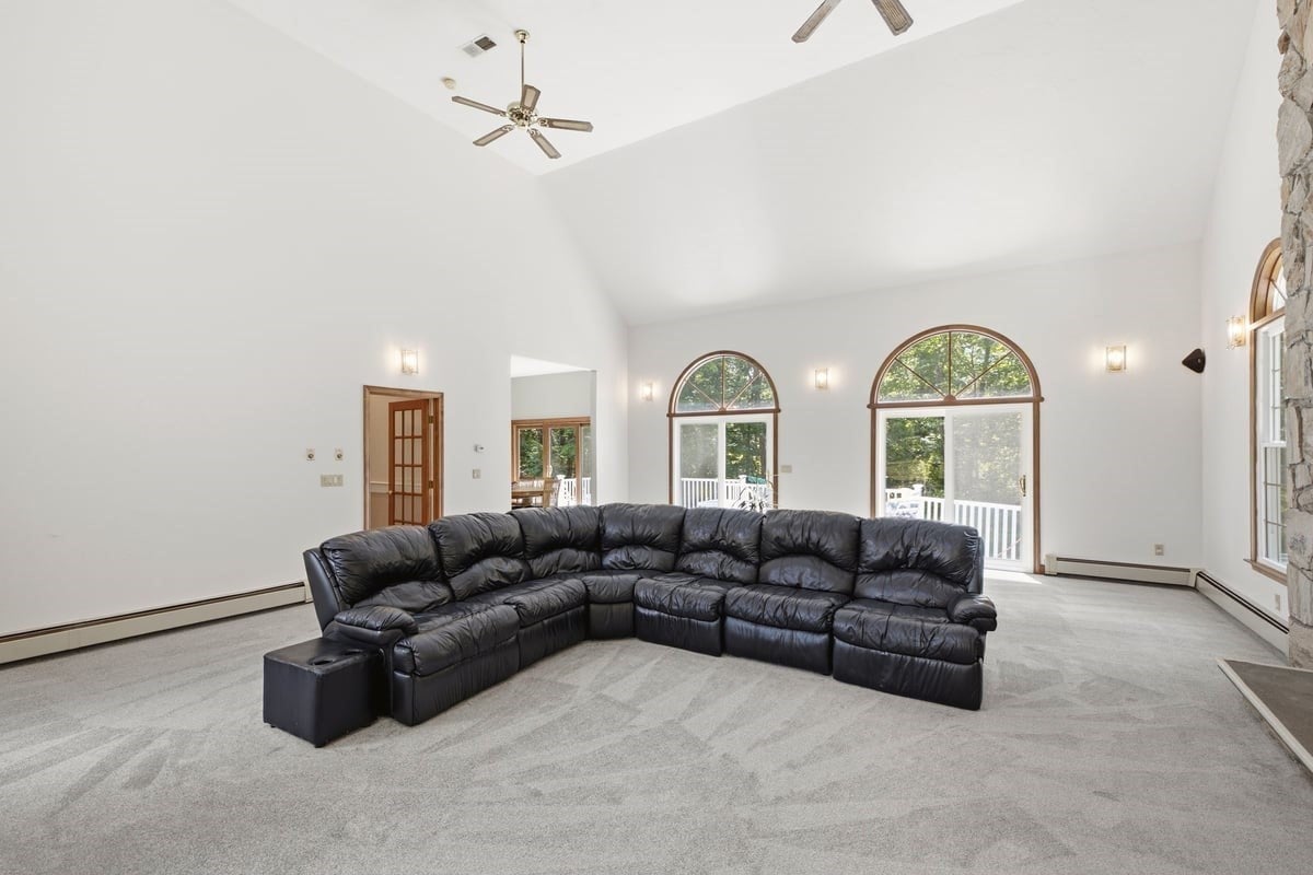 3 Windsor Dr, Foxboro, MA, 02035, USA, 6 Bedrooms Bedrooms, ,5 BathroomsBathrooms,Residential,Active,3 Windsor Dr,73537968