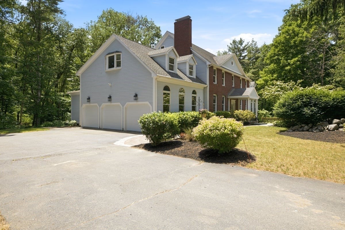 3 Windsor Drive