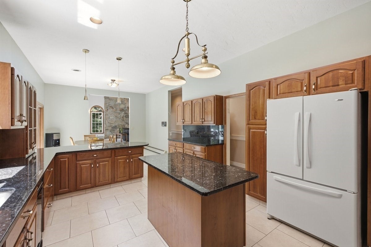 3 Windsor Dr, Foxboro, MA, 02035, USA, 6 Bedrooms Bedrooms, ,5 BathroomsBathrooms,Residential,Active,3 Windsor Dr,73537968