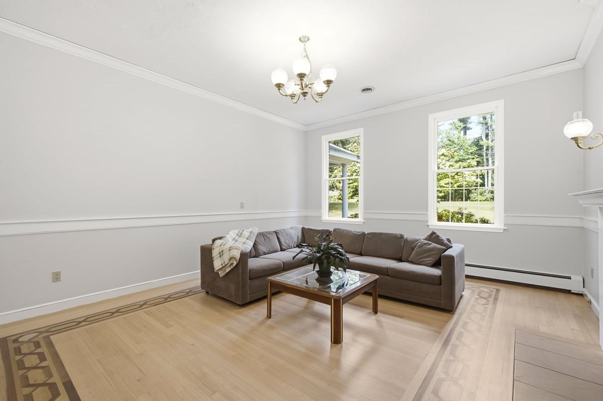 3 Windsor Dr, Foxboro, MA, 02035, USA, 6 Bedrooms Bedrooms, ,5 BathroomsBathrooms,Residential,Active,3 Windsor Dr,73537968