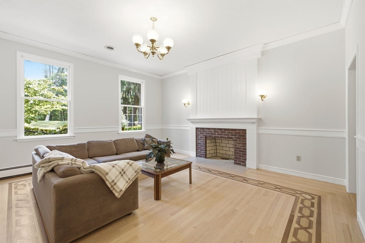 3 Windsor Dr, Foxboro, MA, 02035, USA, 6 Bedrooms Bedrooms, ,5 BathroomsBathrooms,Residential,Active,3 Windsor Dr,73537968