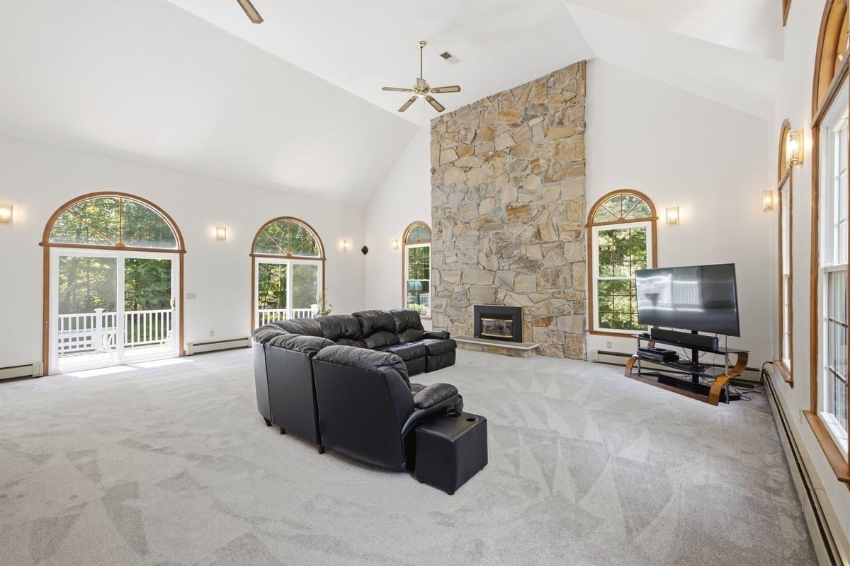 3 Windsor Dr, Foxboro, MA, 02035, USA, 6 Bedrooms Bedrooms, ,5 BathroomsBathrooms,Residential,Active,3 Windsor Dr,73537968