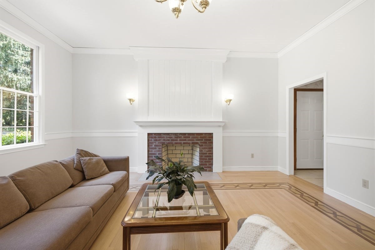 3 Windsor Dr, Foxboro, MA, 02035, USA, 6 Bedrooms Bedrooms, ,5 BathroomsBathrooms,Residential,Active,3 Windsor Dr,73537968