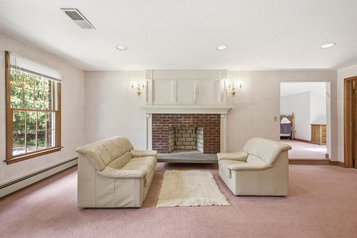 3 Windsor Dr, Foxboro, MA, 02035, USA, 6 Bedrooms Bedrooms, ,5 BathroomsBathrooms,Residential,Active,3 Windsor Dr,73537968