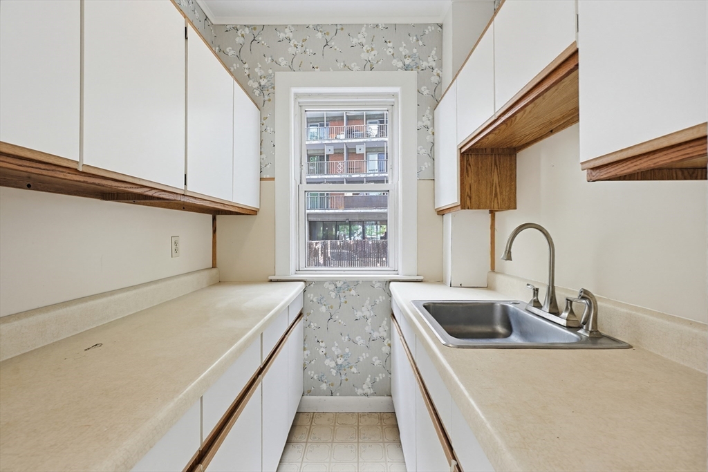 32 Stone Ave, Somerville, MA Photo #9