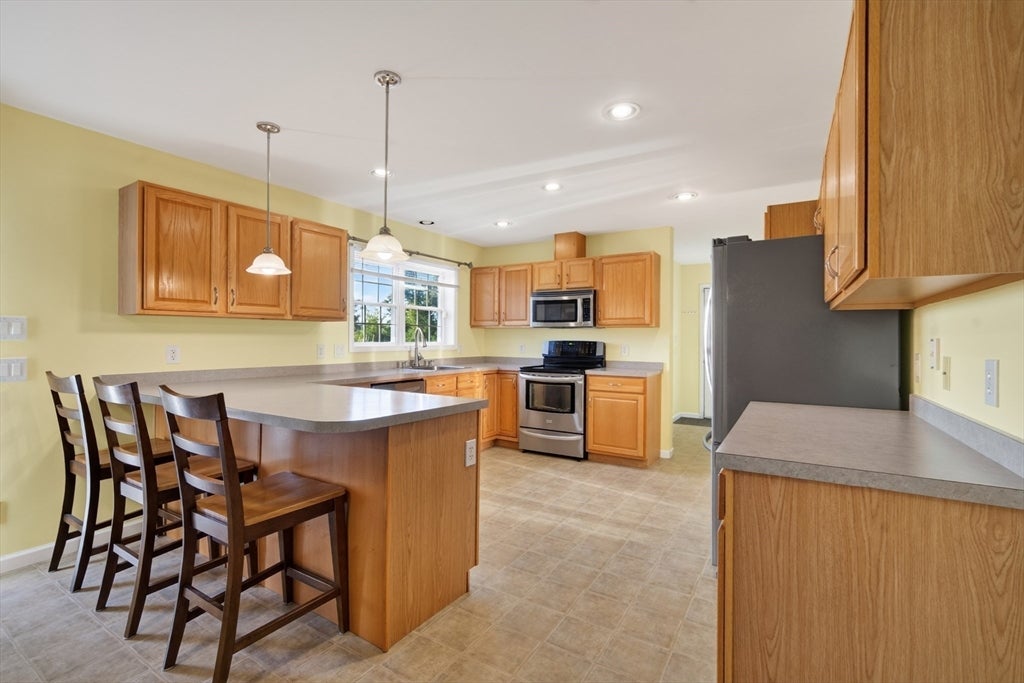 36 Mcintyre Rd, Oxford, MA Photo #7