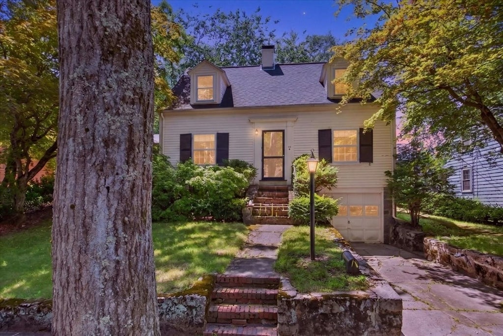Photo of 25 Leland Rd, Brookline, MA