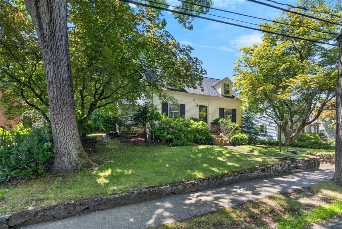 25 Leland Rd