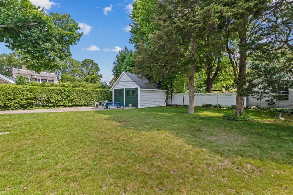 590 Hatherly Road