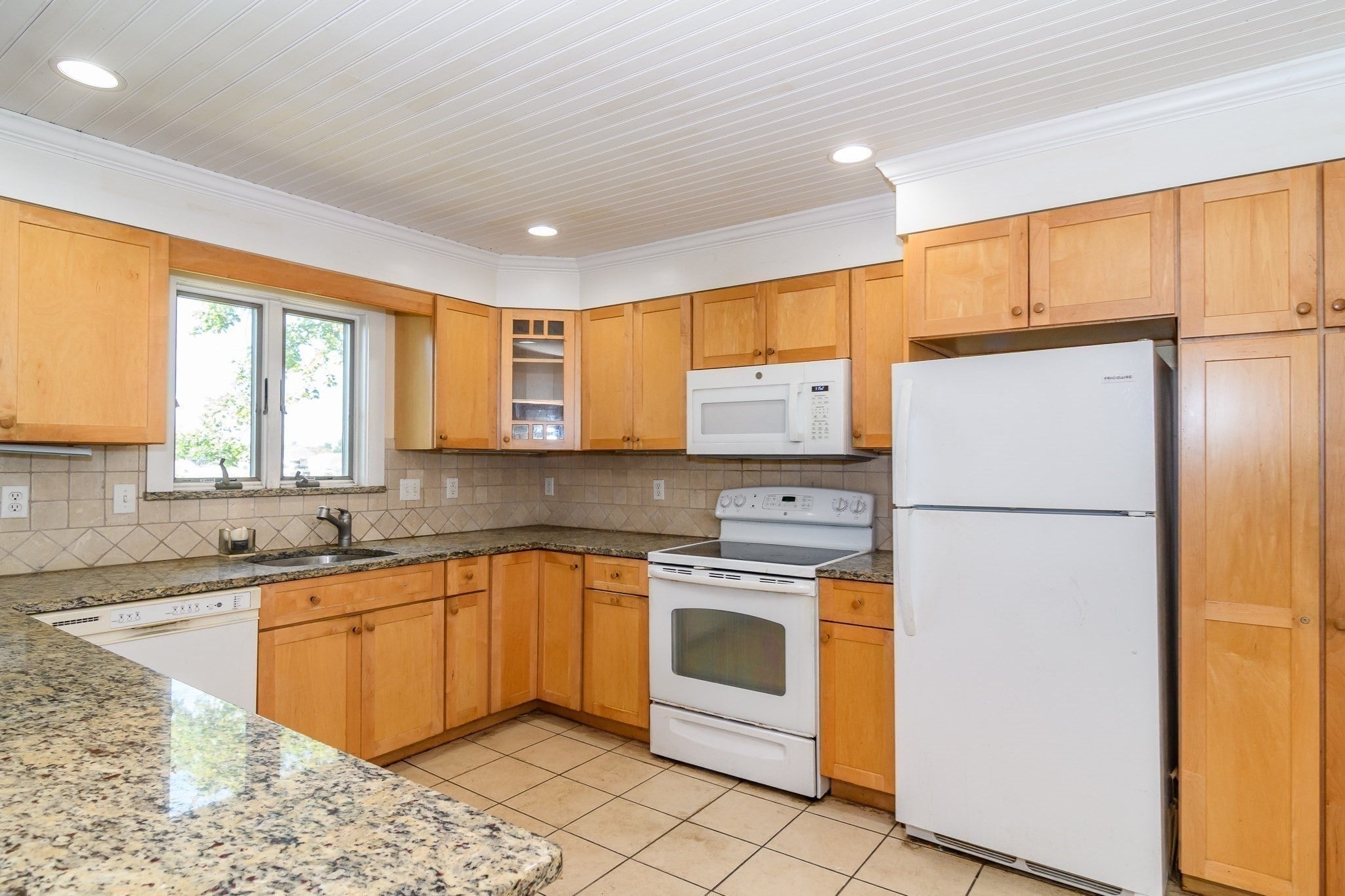 339 Plain St, Millis, MA, 339 Plain St, Millis, MA Photo #5