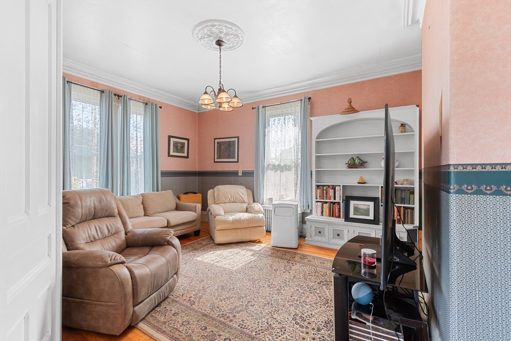 41 Edwards St
