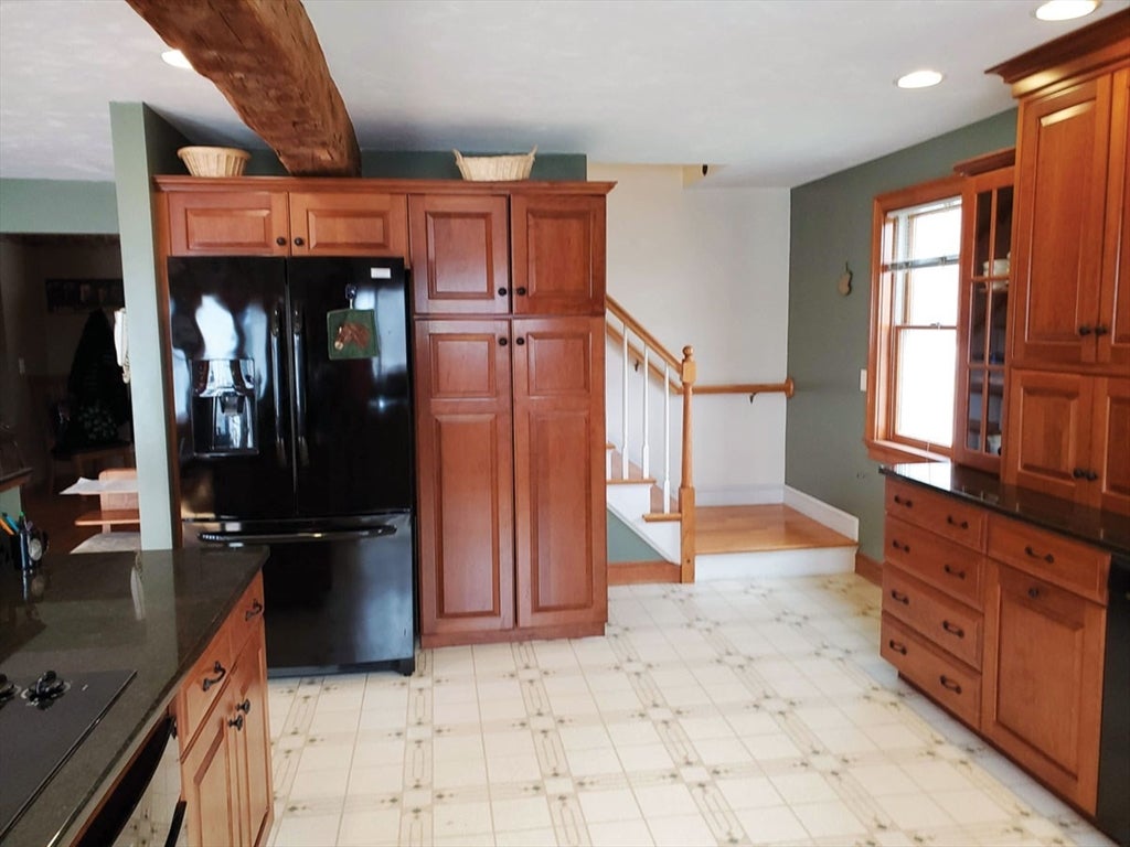 64 Arch St, Westborough, MA, 01581, USA, 6 Bedrooms Bedrooms, ,3 BathroomsBathrooms,Residential,Active,64 Arch St,73538321
