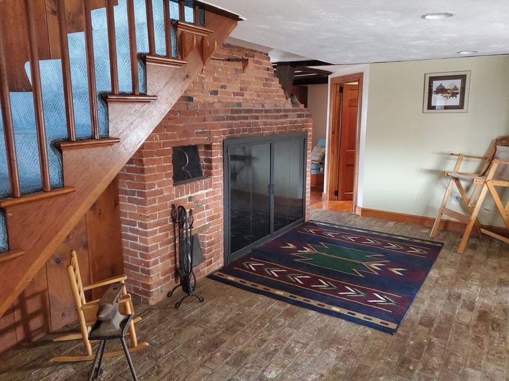 64 Arch St, Westborough, MA, 01581, USA, 6 Bedrooms Bedrooms, ,3 BathroomsBathrooms,Residential,Active,64 Arch St,73538321