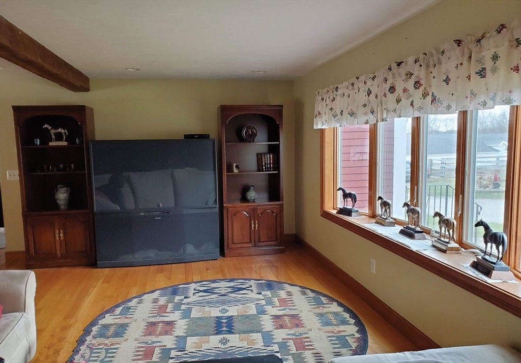 64 Arch St, Westborough, MA, 01581, USA, 6 Bedrooms Bedrooms, ,3 BathroomsBathrooms,Residential,Active,64 Arch St,73538321