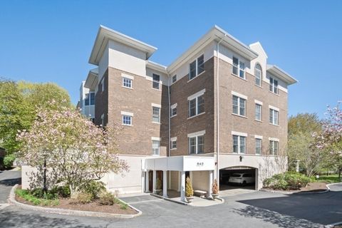 640 Hammond Street 301 Brookline MA 02467