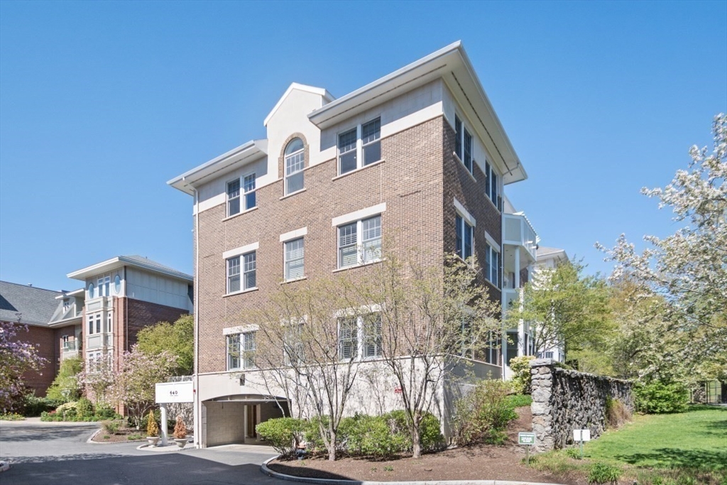 640 Hammond Street 301