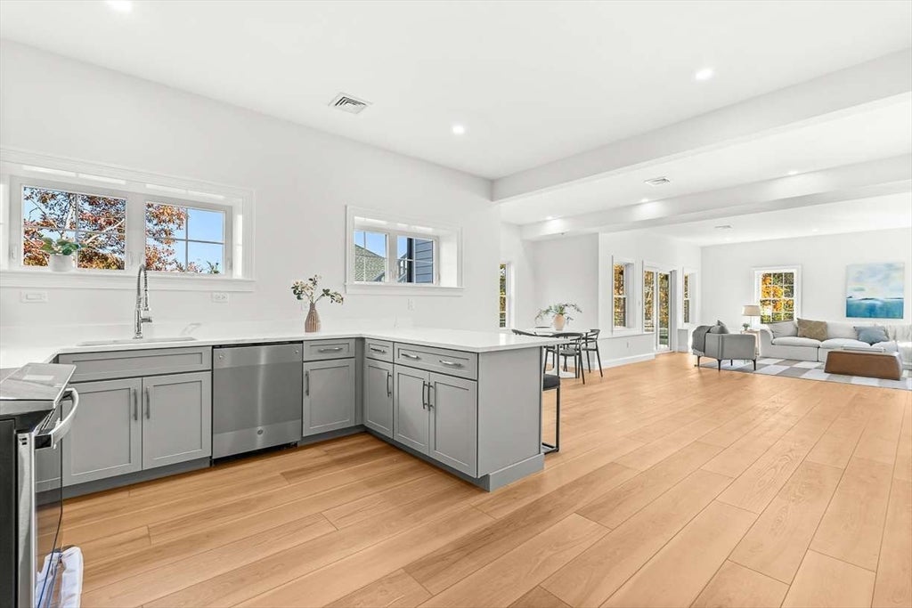 14 Liana Street, Woburn, MA, 14 Liana Street, Woburn, MA Photo #22