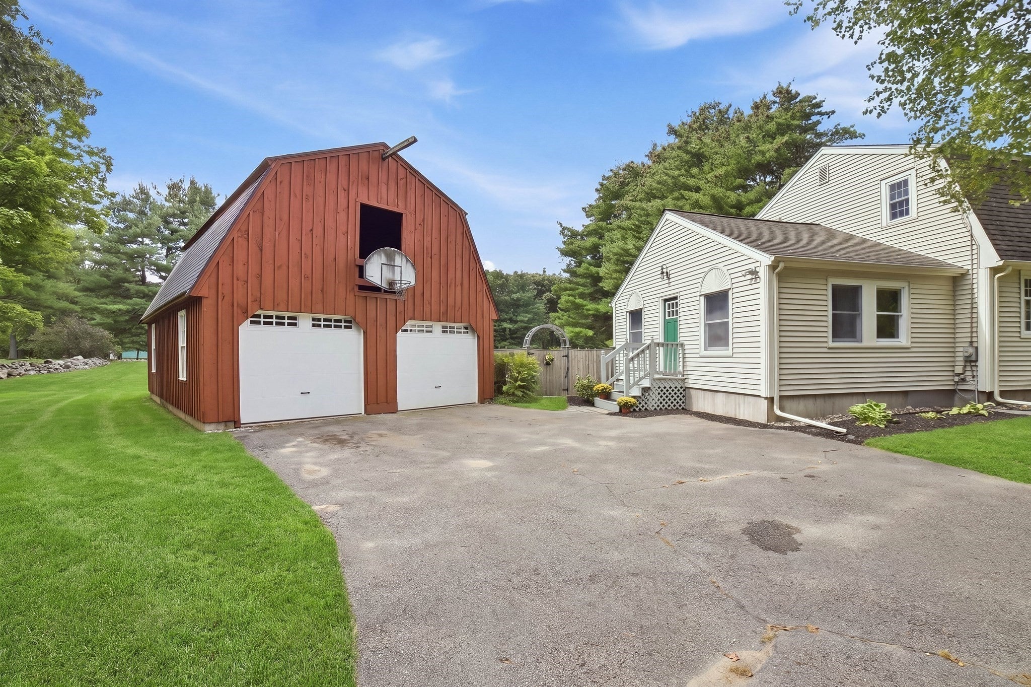 407 Stow Rd